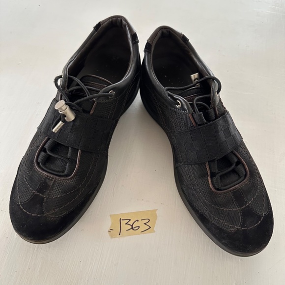 Louis Vuitton authentic sneakers size  36-6 - Picture 14 of 16